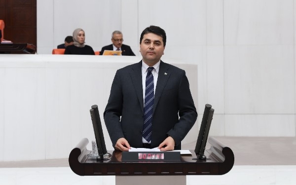 Gültekin Uysal: “Kepçeyle alıp çay kaşığıyla vermek!”