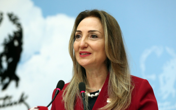 aylin_nazliaka