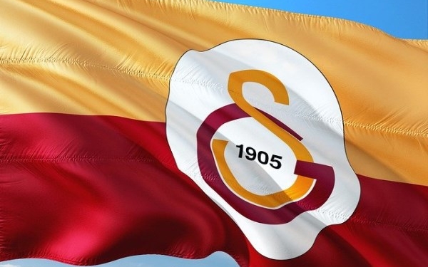 Galatasaray 0 – Fenerbahçe 1: Süper Lig şampiyonu son haftaya kaldı