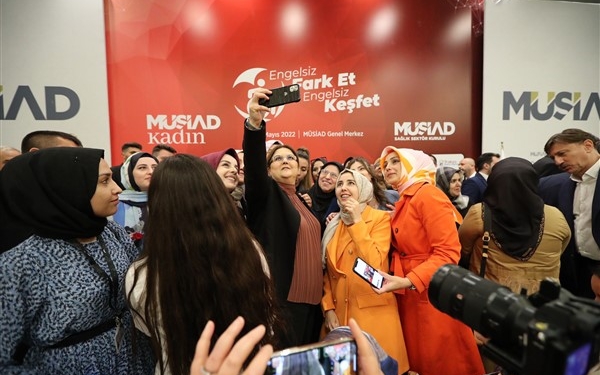 bakan_derya_yanik_whatsapp_image_2022-05-13_at_21.05.43_1_600_x_400