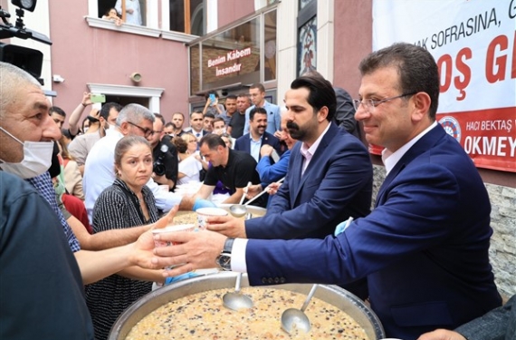 ekrem_imamoglu_11082022_alevi_vatandaslarin_asure_lokmasina_ortak_oldu_4_600_x_400