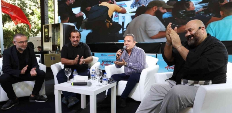 20220925-antalyalilar-unlu-seflerin-soylesi-ve-workshopuna-akin-etti-806643