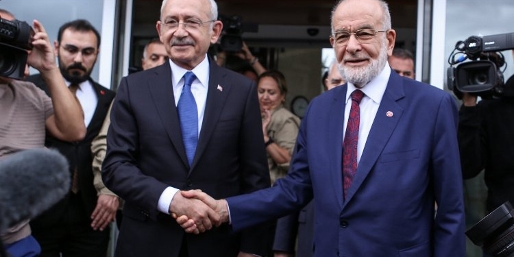 20220928-kemal-kilicdaroglu-temel-karamollaoglunu-ziyaret-etti-264126