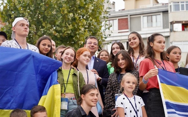 ekrem_imamoglu_muze_gazhane_ukraynali_gencler_15_600_x_400
