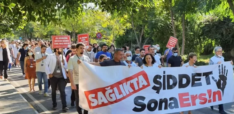universite_hastaneleri_asistan_doktorlar_eylemde