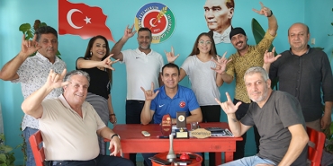 20221006-meigderderin-yeni-isaret-dili-i-love-you-136675-19c5b8074c80d3a29829