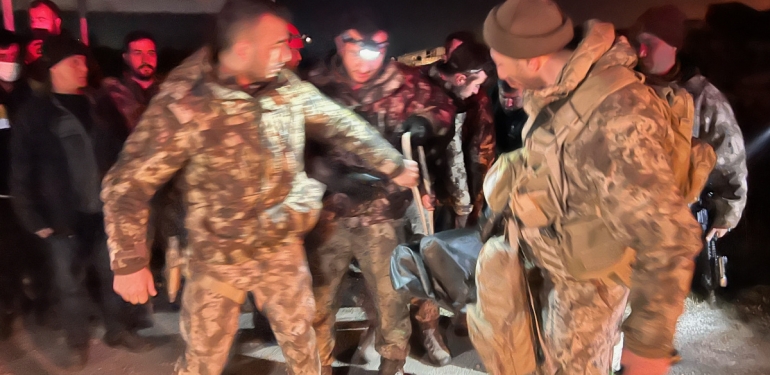 hatayda-64luk-depremde-yikilan-binada-arama-kurtarma-calismasi-baslatildi