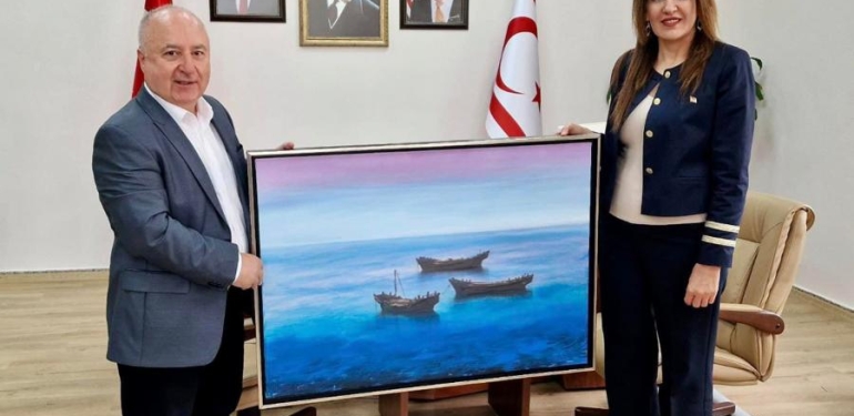 Toros Üniversitesi Güzel Sanatlar, Tasarım ve Mimarlık Fakültesi Dekanı ülkemiz vatandaşları Prof. Dr. Uğurcan Akyüz ve Eşi Yükselen Akyüz, Başkonsolos Zalihe Mendeli’ye nezaket ziyaretinde bulundular.