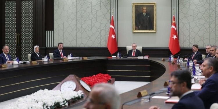 Kabine’de önemli gündem memur ve emeklilerin maaş zamları olacak