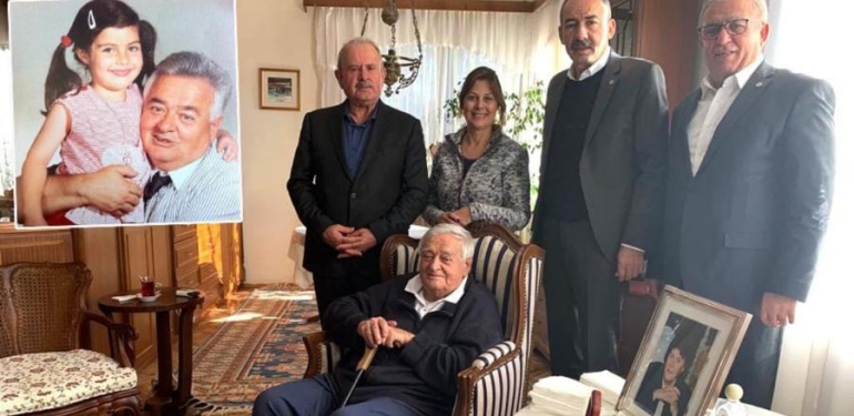 İŞ DÜNYASININ DUAYEN İSMİ FARUK MOLU HAYATINI KAYBETTİ