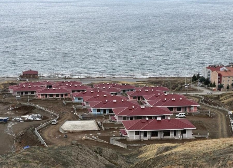 DATÜB Heyeti Ahlat’ta birtakım incelemelerde bulundu.