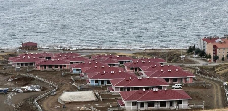 DATÜB Heyeti Ahlat’ta birtakım incelemelerde bulundu.