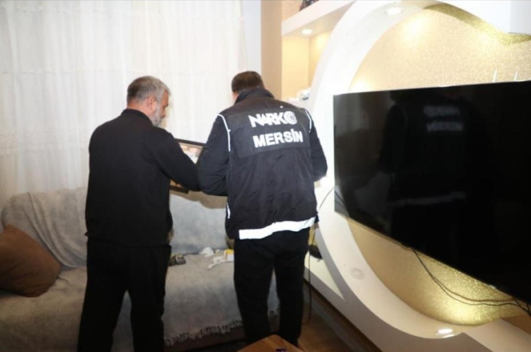 MERSİN’DE NARKOTİK OPERASYONU:26 GÖZALTI