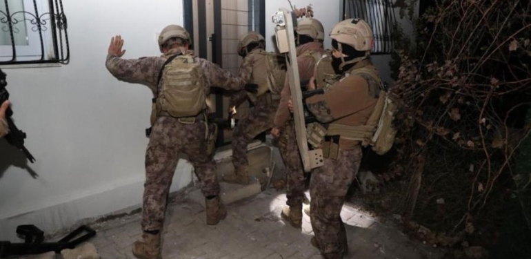 MERSİN’DE ORGANİZE SUÇ ÖRGÜTÜNE OPERASYON