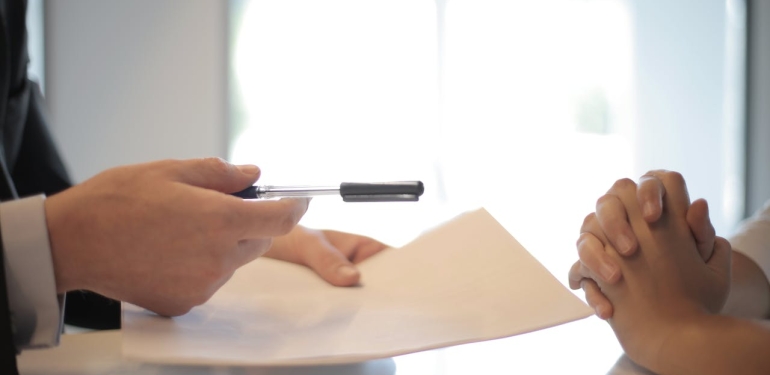 Sahte Kargocuların Senet Tuzağı: 370 Milyon Liralık Senet İmzalattılar