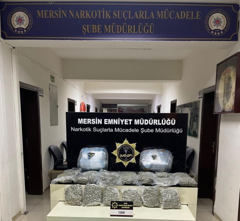 Mersin’de aranan şahıs 23 kilo esrarla yakalandı