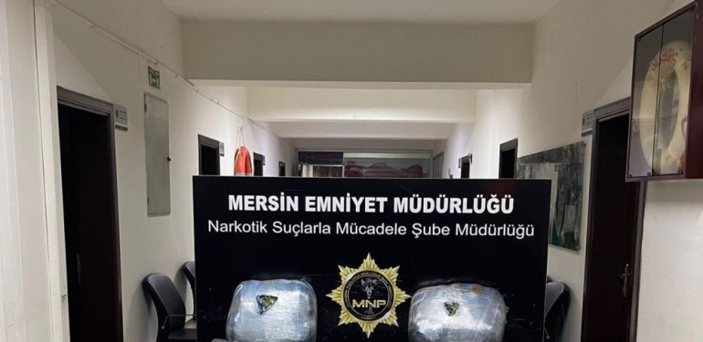 Mersin’de aranan şahıs 23 kilo esrarla yakalandı