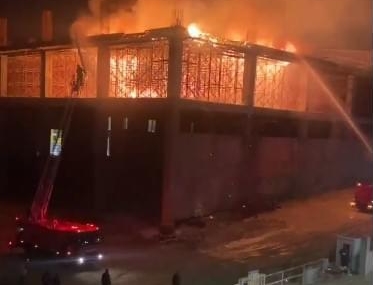 Mersin OSB’de fabrika yangını
