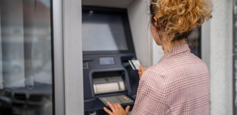 Yenişehir Belediyesi eğitim yardımlarının ilk ödemelerini yatırdı