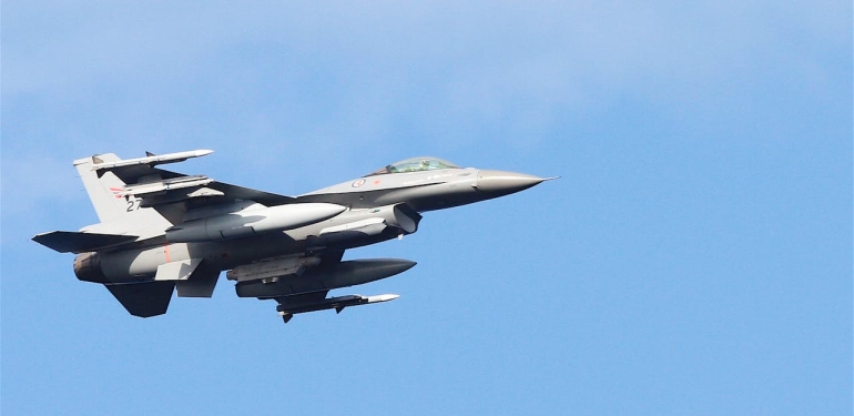 Rus Keşif Uçağı Almanya’yı Alarma Geçirdi