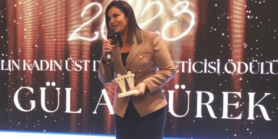 TÜİOSB Başkanı Akyürek Balta’ya ’yılın kadın üst düzey yöneticisi’ ödülü