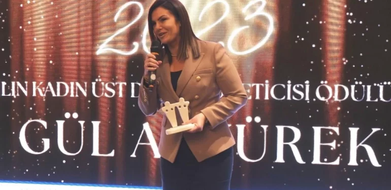 TÜİOSB Başkanı Akyürek Balta’ya ’yılın kadın üst düzey yöneticisi’ ödülü