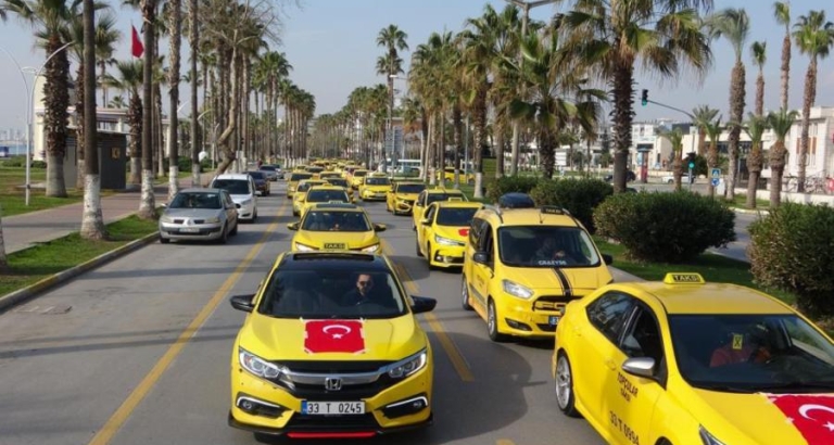 İzmir’de cinayete kurban taksici, Mersin’de anıldı