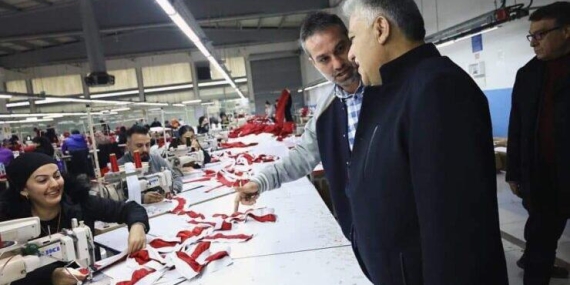 MHP Toroslar Belediye Başkan Adayı Ali Öz, tekstil çalışanlarıyla buluştu