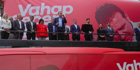 VAHAP SEÇER, SEÇİM KOORDİNASYON MERKEZİNİ MİTİNG HAVASINDA AÇTI