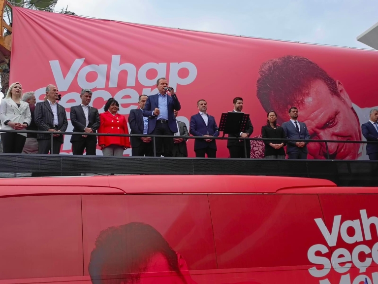 VAHAP SEÇER, SEÇİM KOORDİNASYON MERKEZİNİ MİTİNG HAVASINDA AÇTI