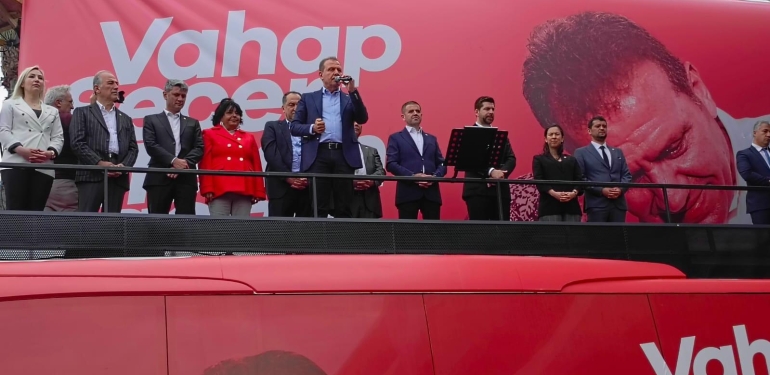 VAHAP SEÇER, SEÇİM KOORDİNASYON MERKEZİNİ MİTİNG HAVASINDA AÇTI