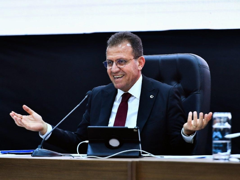 Vahap Seçer, Yeniden Seçilerek İkinci Döneme Başladı: Her 10 Kişiden 6’sı Vahap Seçer Dedi