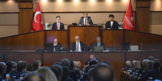 İstanbul Büyükşehir Belediye Meclisi’nde AKP’nin Teklifi CHP’lilerin Oyuyla Reddedildi
