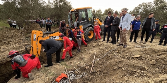 Çanakkale’de Su Kanalı Kazısında Göçük: İki Kurtarıldı, Bir İşçi Hala Toprak Altında