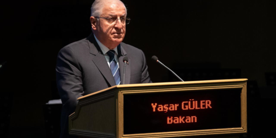 Milli Savunma Bakanı’ndan Esprili Yanıt: ‘Adam Döner Kesiyor, İşi Bittikten Sonra Soracağız