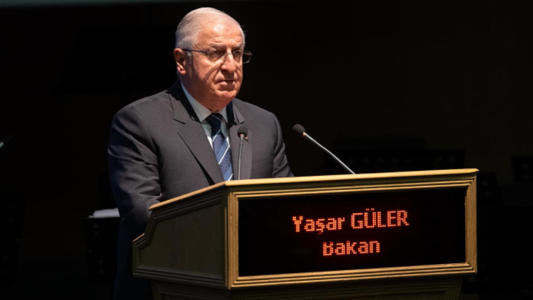 Milli Savunma Bakanı’ndan Esprili Yanıt: ‘Adam Döner Kesiyor, İşi Bittikten Sonra Soracağız