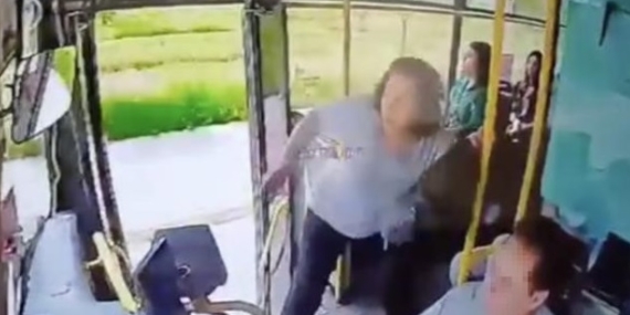 Adana’da Otobüsten Düşen Kadın Ağır Yaralandı…