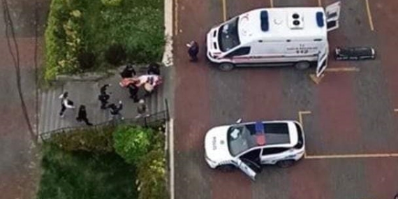 İstanbul Esenyurt’ta Uyuşturucu Operasyonunda Şahıs 5. Kattan Atlayarak Ağır Yaralandı