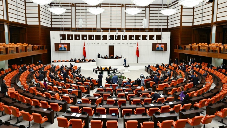 Fahiş Fiyat ve Stokçuluk Cezalarını Artıran Kanun Teklifi TBMM’ye Sunuldu