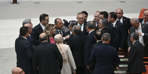 TBMM’de Gerginlik: ‘1400 Sene’ Tartışması Tansiyonu Artırdı!