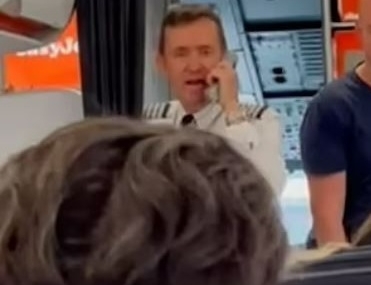 Pilot Yemek İçin Uçağı Terk Etti, Yolcular 5 Saat Bekledi