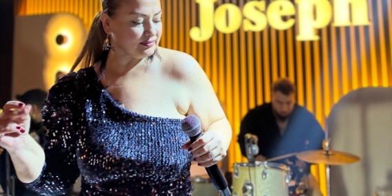Seda İnan Mersin Joseph Restaurant-Cafe’de sahne almaya başladı