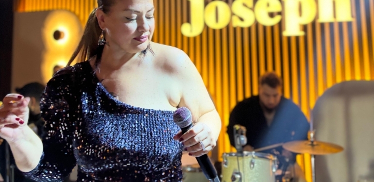 Seda İnan Mersin Joseph Restaurant-Cafe’de sahne almaya başladı