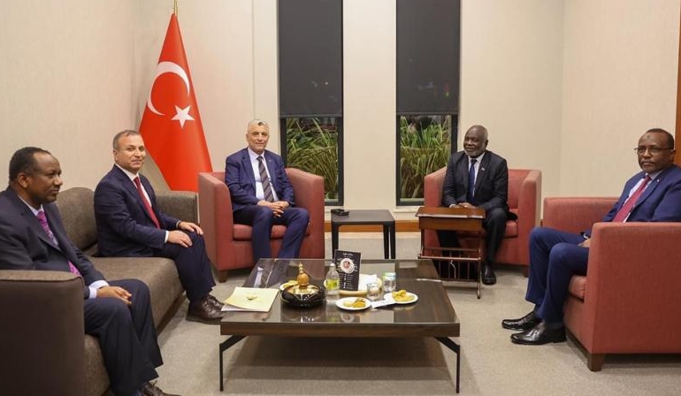 Ticaret Bakanı Prof. Dr. Ömer Bolat: Sudan Maliye Bakanı Sayın Gibril Ibrahim ile bir araya geldik.
