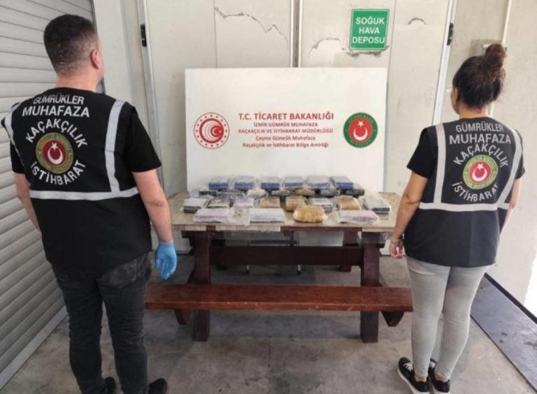 Taşucu ve Çeşme limanlarında uyuşturucu operasyonu