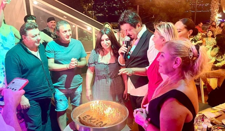 EKİN AKKAŞ’A İLGİNÇ DOĞUM GÜNÜ