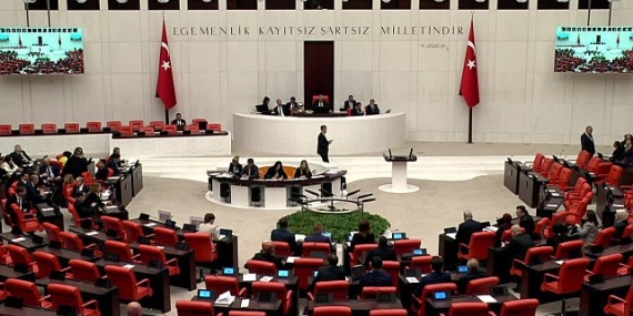 Kayyum Atamaları ve Anayasa Tartışmaları: 10 Parti Ortak Teklif Sunuyor