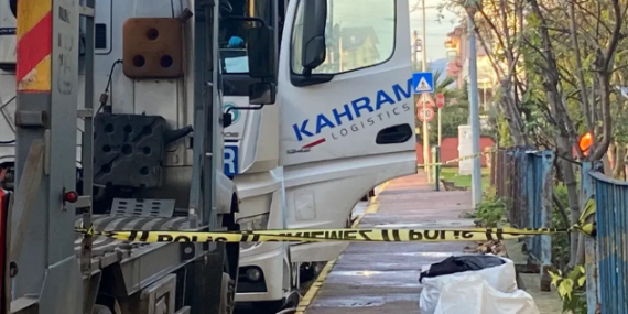 Park Halindeki Tırda Asılı Bulunan Kişi Hayatını Kaybetti