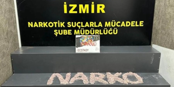 İzmir’de Uyuşturucu Operasyonu: 10.000 Adet Ecstasy Ele Geçirild