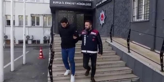 Dolandırıcılık Hikayesi İstanbul’da Son Buldu: Sahte Polis Yakalandı